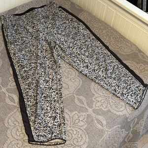 Lululemon womens cropped pants